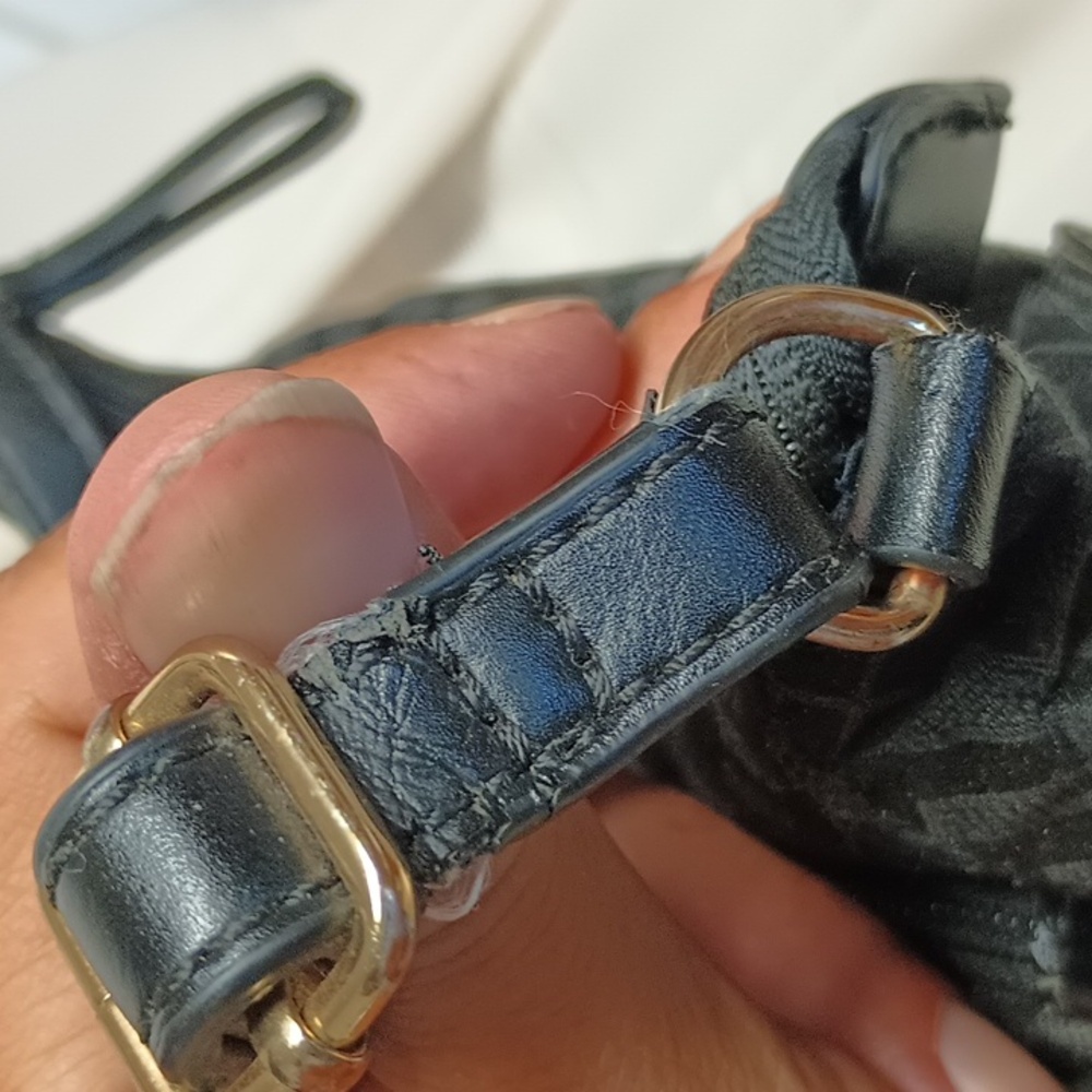 Tommy Hilfiger Shoulder Bag - Picture 5 of 9